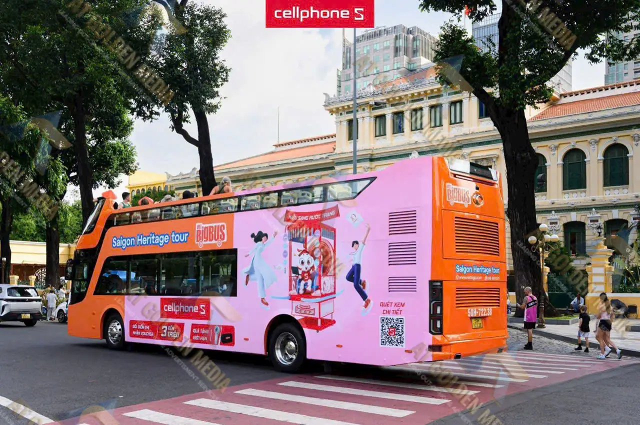 Activation Là Gì? 6 Bước Triển Khai Chiến Dịch Thành Công 6 Xe buýt 2 tầng diễu hành quảng bá Activation của CellphoneS trên phố