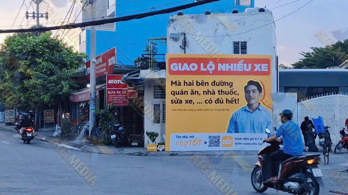 Các Hình Thức Quảng Cáo OOH Phổ Biến Hiện Nay 2 quảng cáo pano