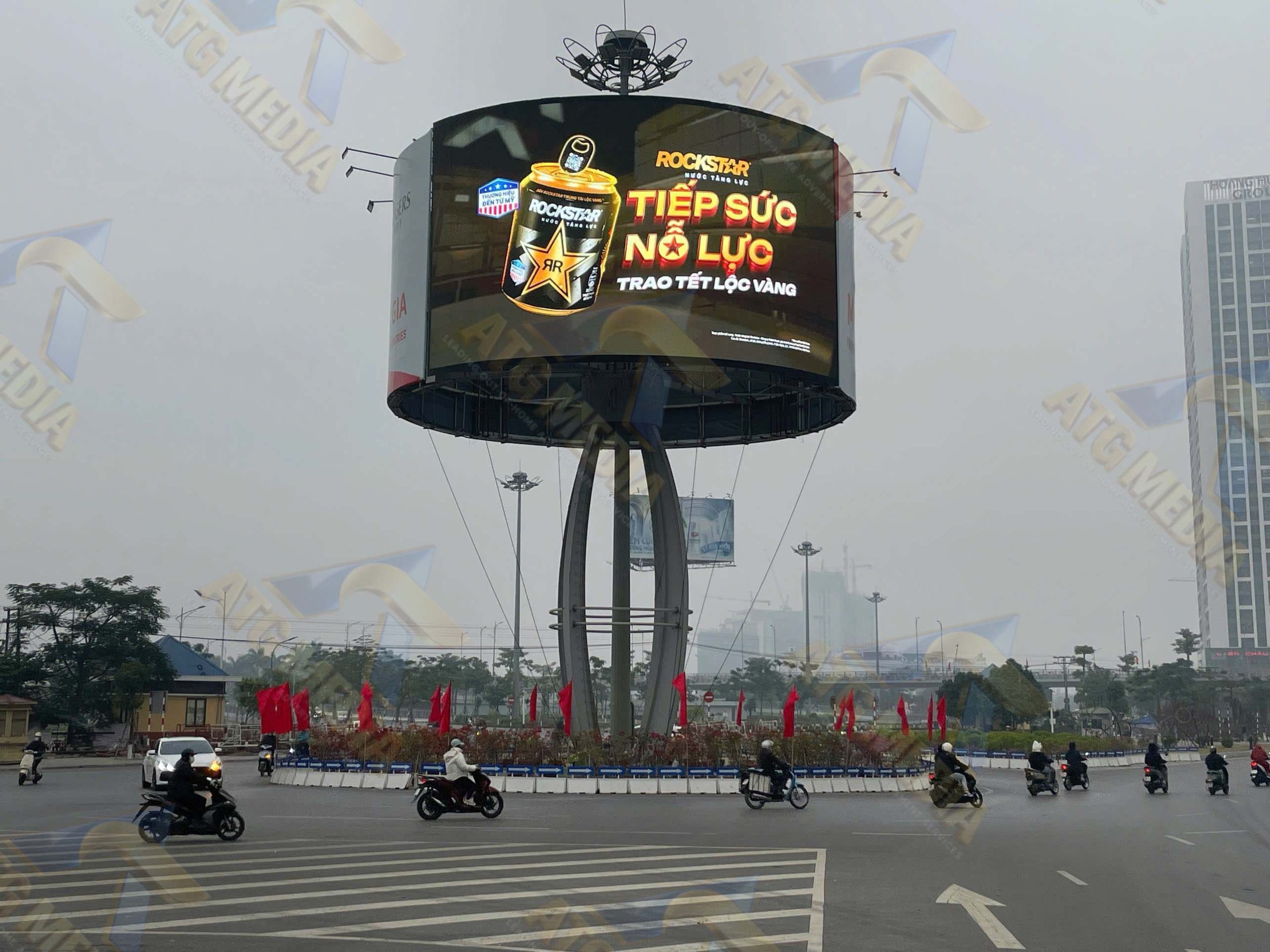 LED Billboard Là Gì? So Sánh LED Và Billboard Truyền Thống 1 2