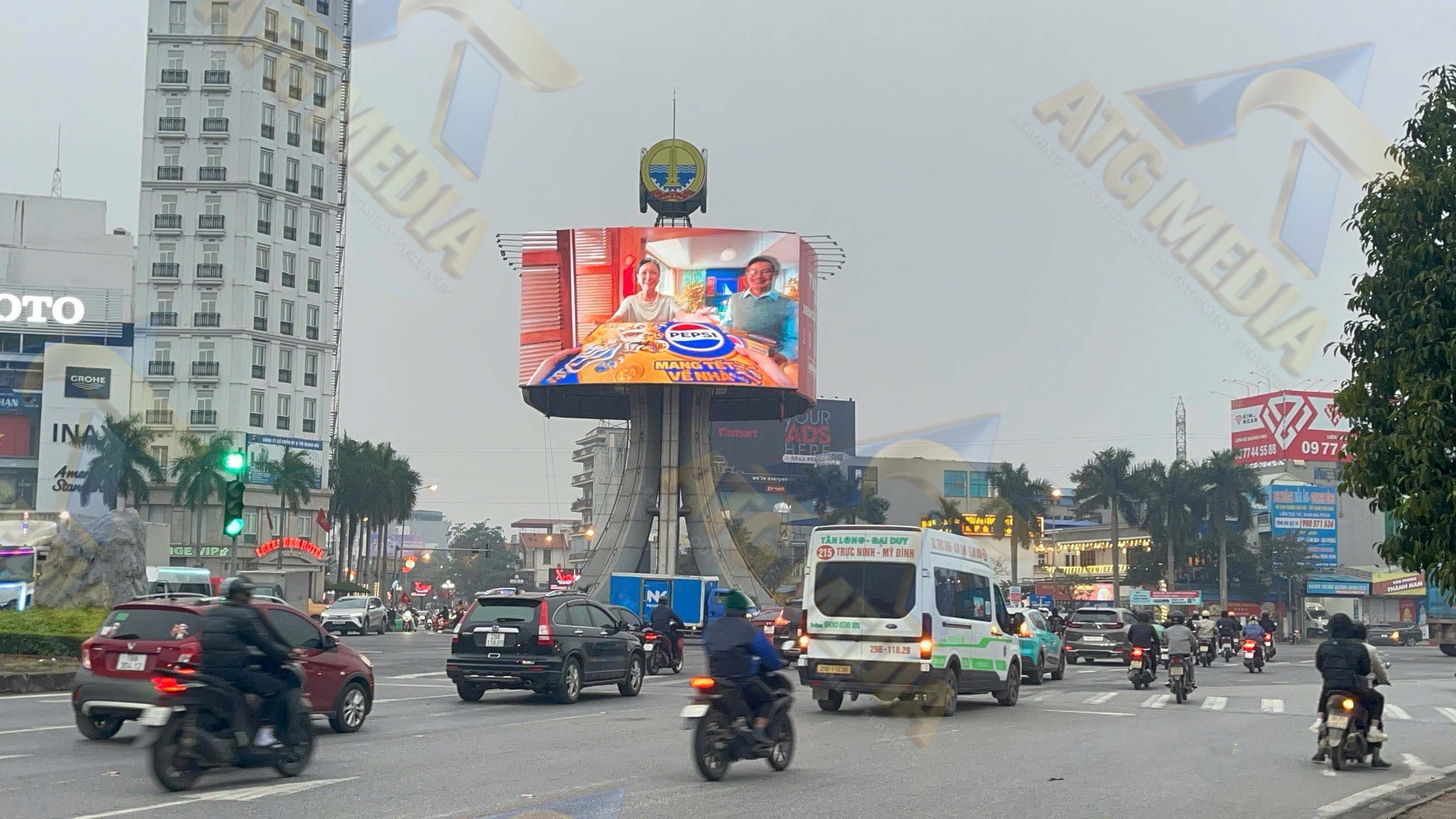 LED Billboard Là Gì? So Sánh LED Và Billboard Truyền Thống 2 3