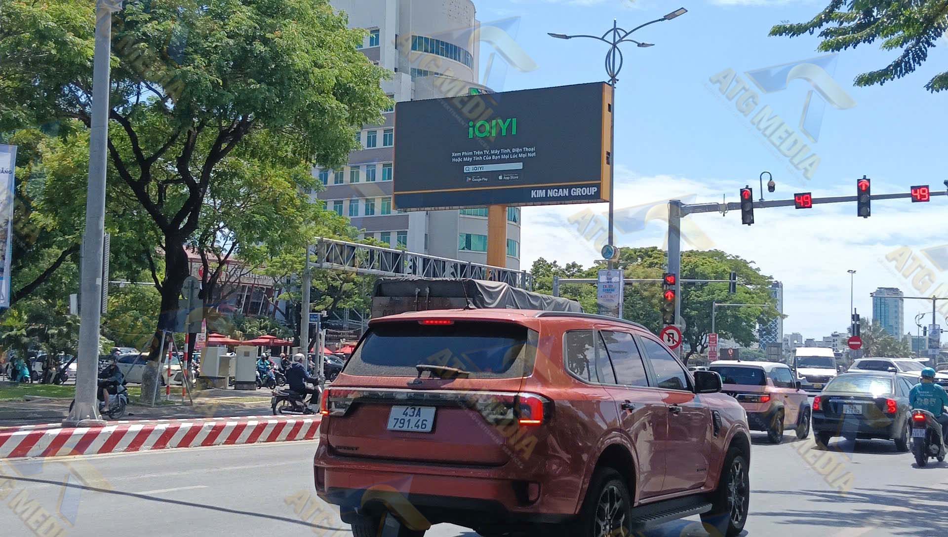Quảng Cáo Ngoài Trời OOH Là Gì? Các Hình Thức Phổ Biến 4 5